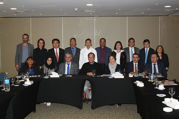 2019 아시아펜싱연맹 총회’에 참가해 관계자들과 기념사진