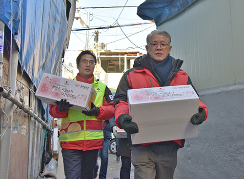 SK네트웍스 최신원 회장, 쪽방촌 방문 봉사 관련사진_01