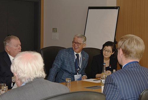 최신원 회장의 세계공동모금회 리더십위워회 회의 참석사진 01