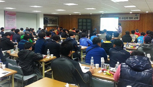 SK네트웍스가 카포스 경북조합원 대상 실시한 수입차 정비 교육 모습